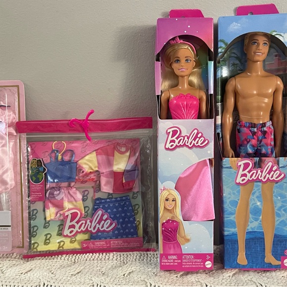 Barbie Other - Barbie Pink and Blue Fashion Doll Set